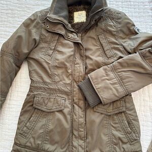 American Eagle Outfitters utilizesty / military style jacket